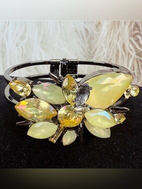 Gorgeous raised flower bling statement bracelet